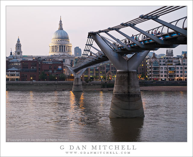 Millennium Bridge and Saint Paul's Cathedral, Evening