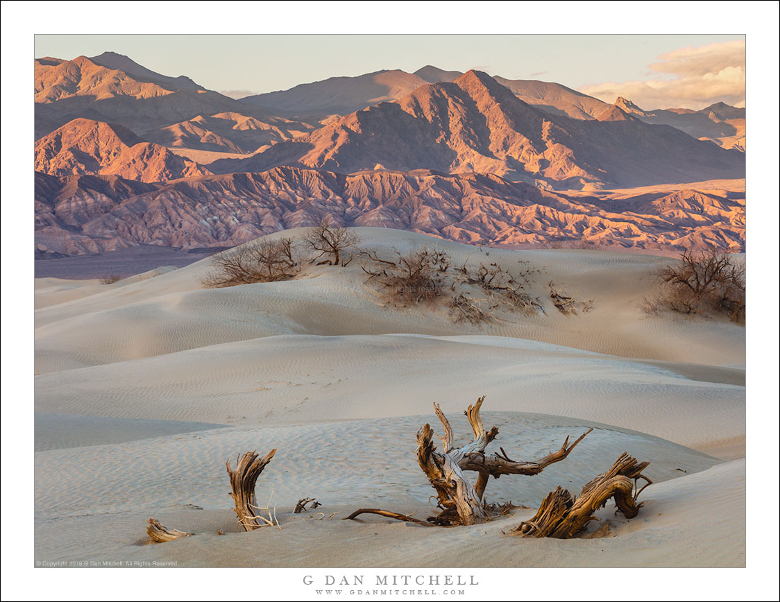 Dunes and Mountains, Evening