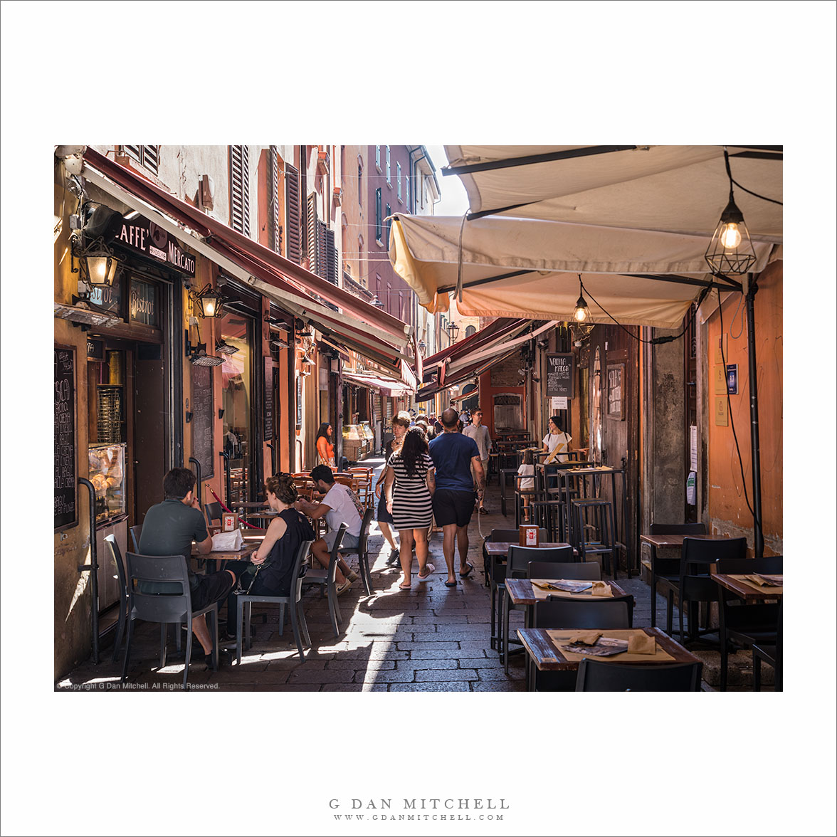 Street Scene, Via Pescherie Vecchie, Bologna