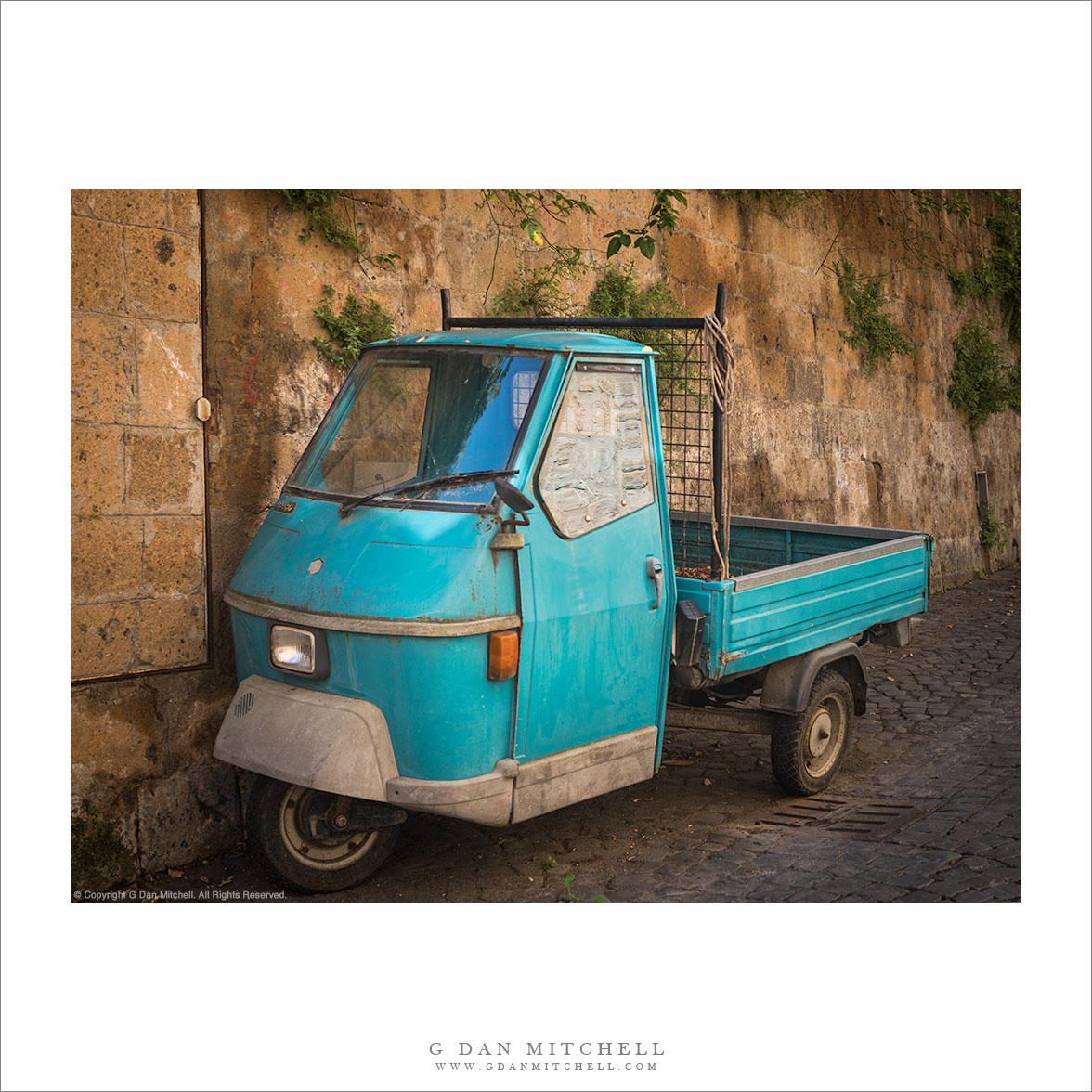 Piaggio Ape in Turquoise